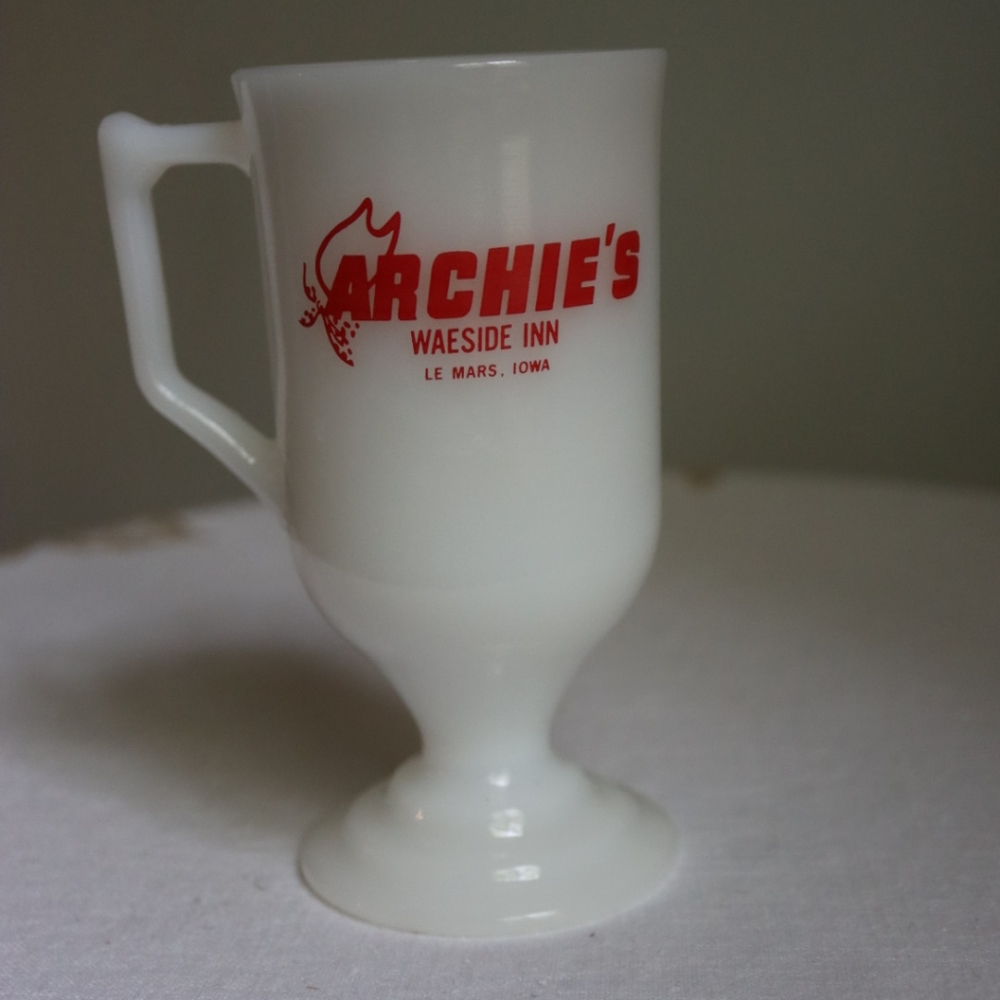 Vintage Milk Glass Pedestal Mug Hotel Motel Inn Iowa